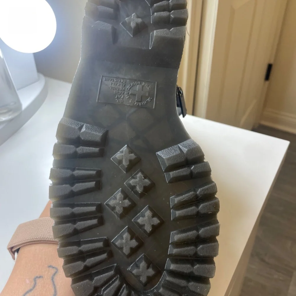 Doc Marten’s Leather Fur - Picture 10 of 11